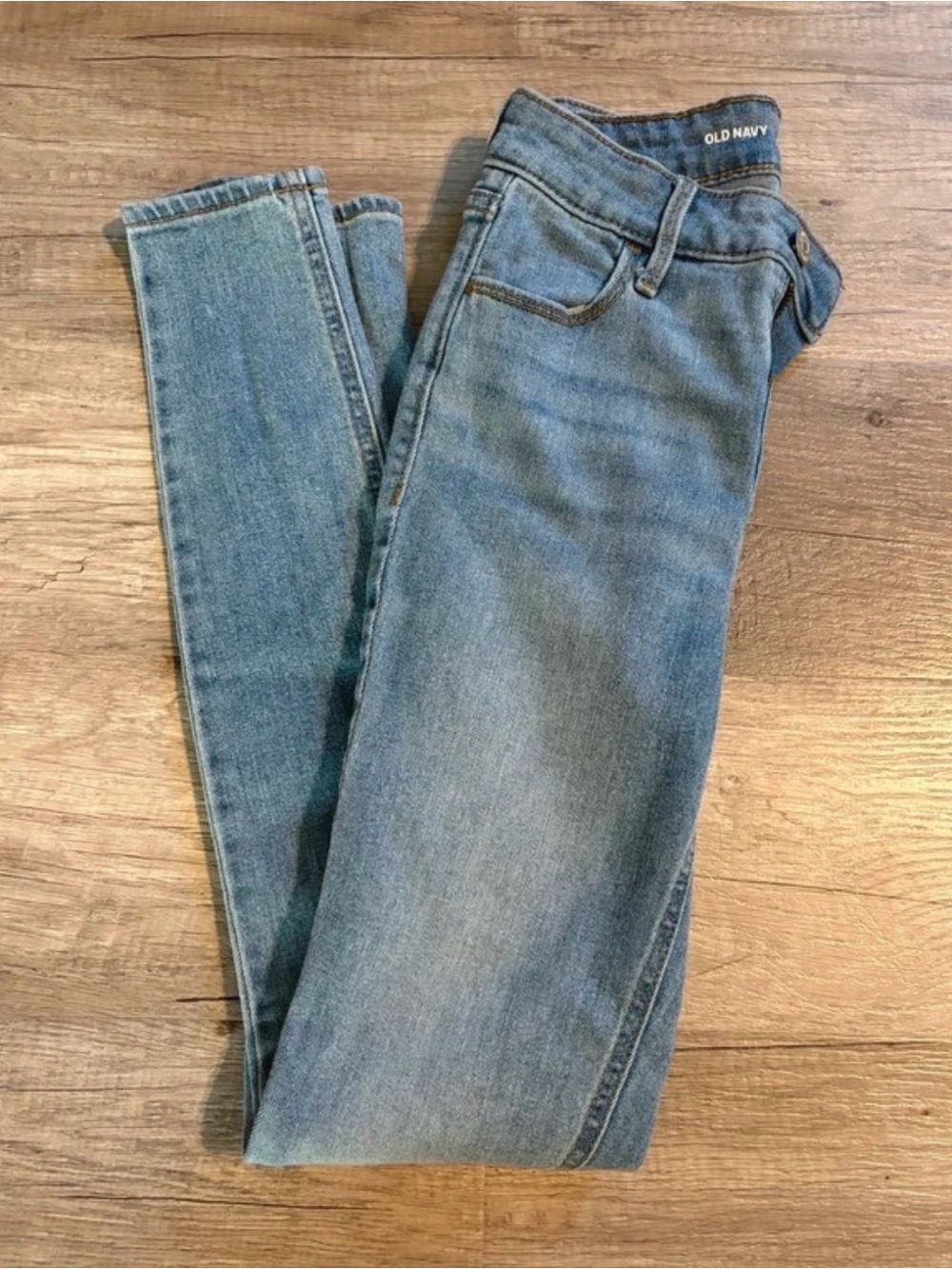 Old Navy Women’s Light Wash Skinny Jeans